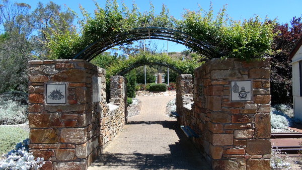 Eudunda Gardens War Memorial Archway Walk