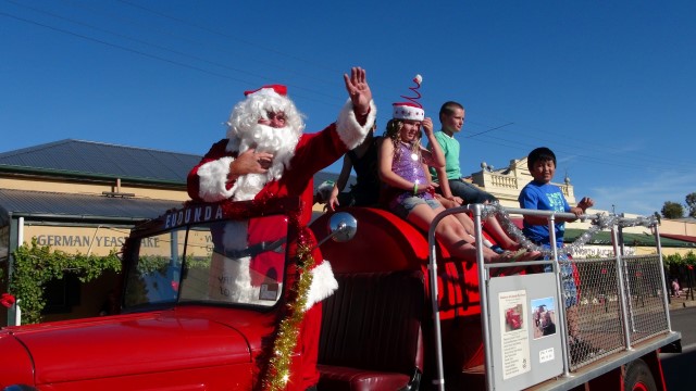 Father Christmas arrives at the Eudunda Street Party